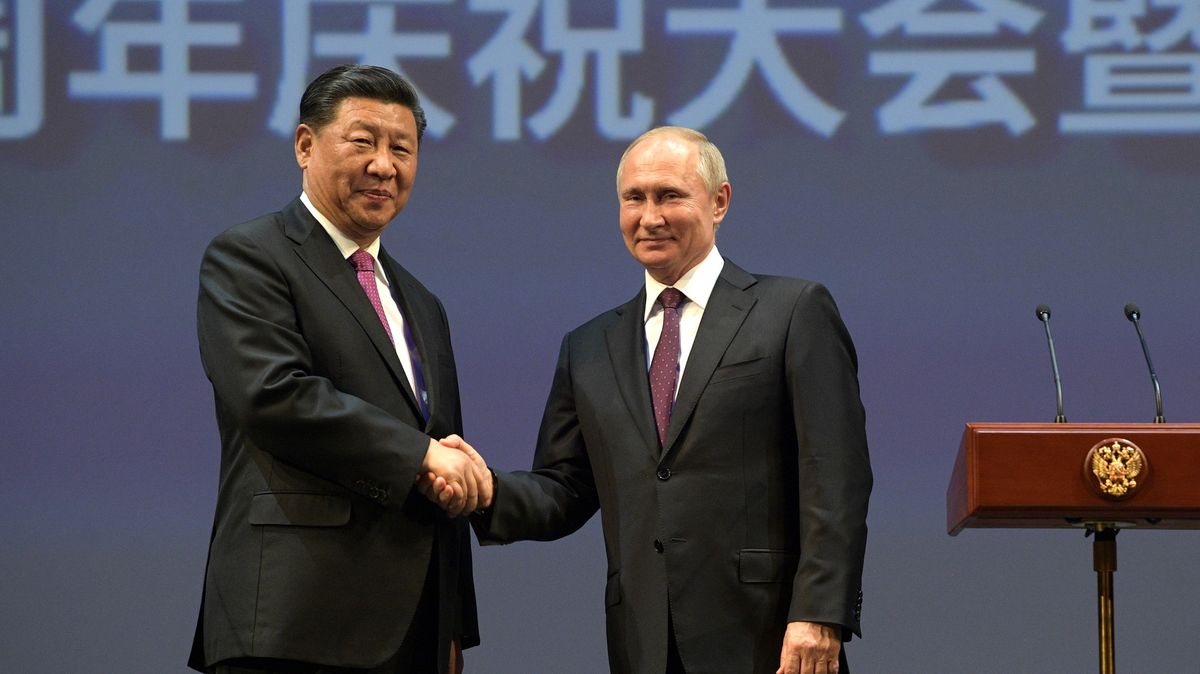 Čína podle USA podporuje ruskou válku na Ukrajině dodávkami techniky